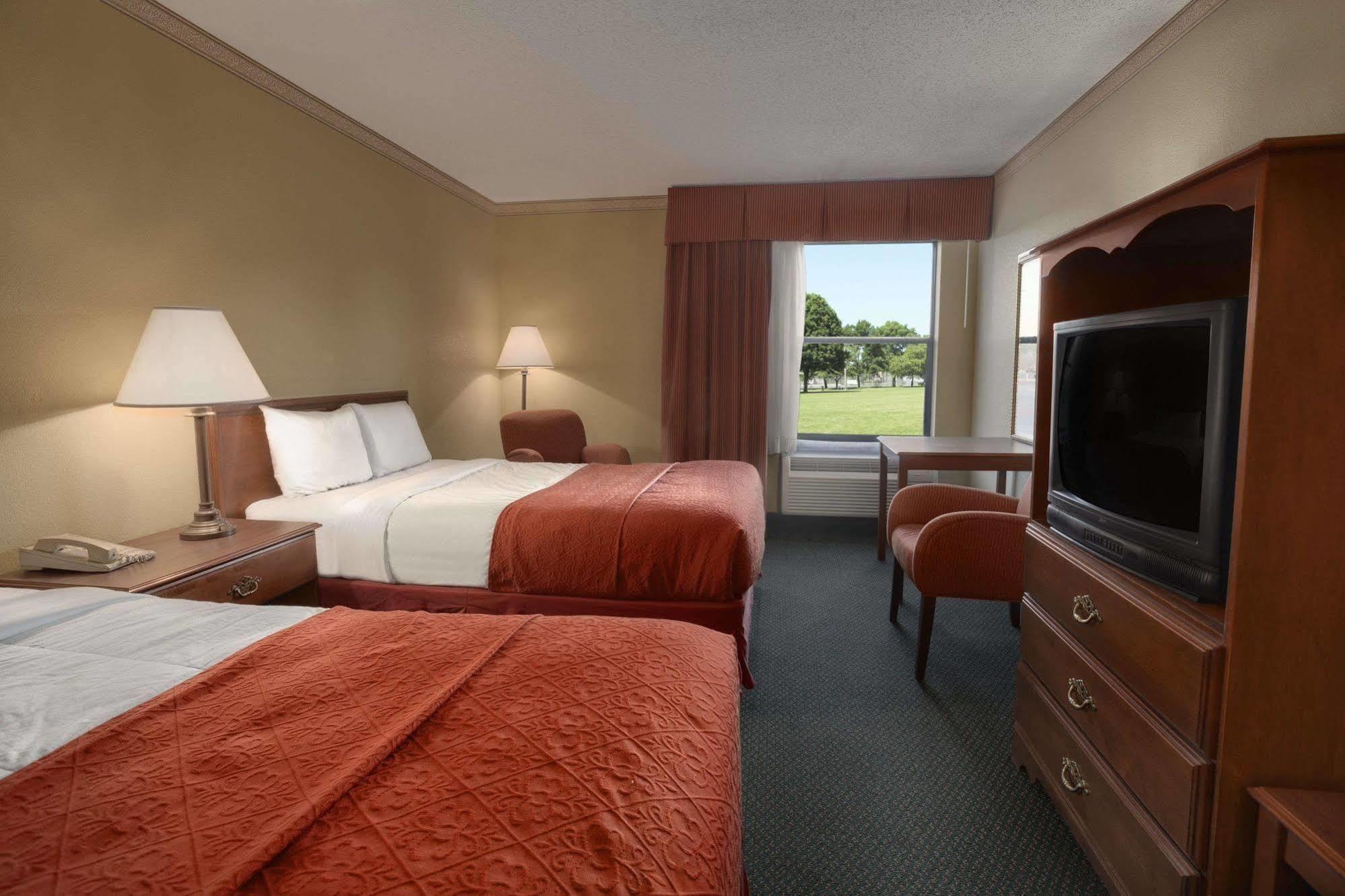 Quality Inn Kinder Exterior photo