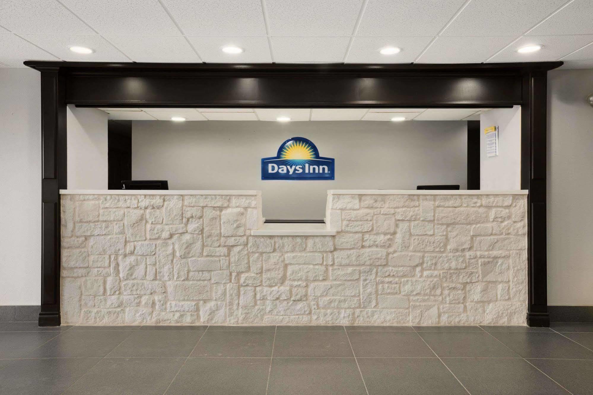 Quality Inn Kinder Exterior photo
